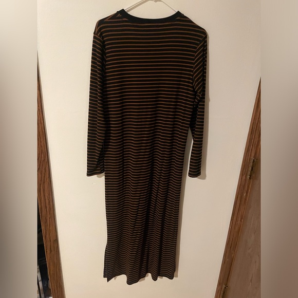 Mod Ref Knit Dress - Picture 2 of 3
